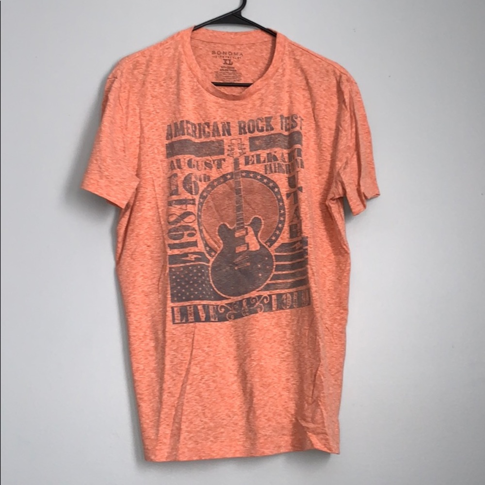 Graphic tee